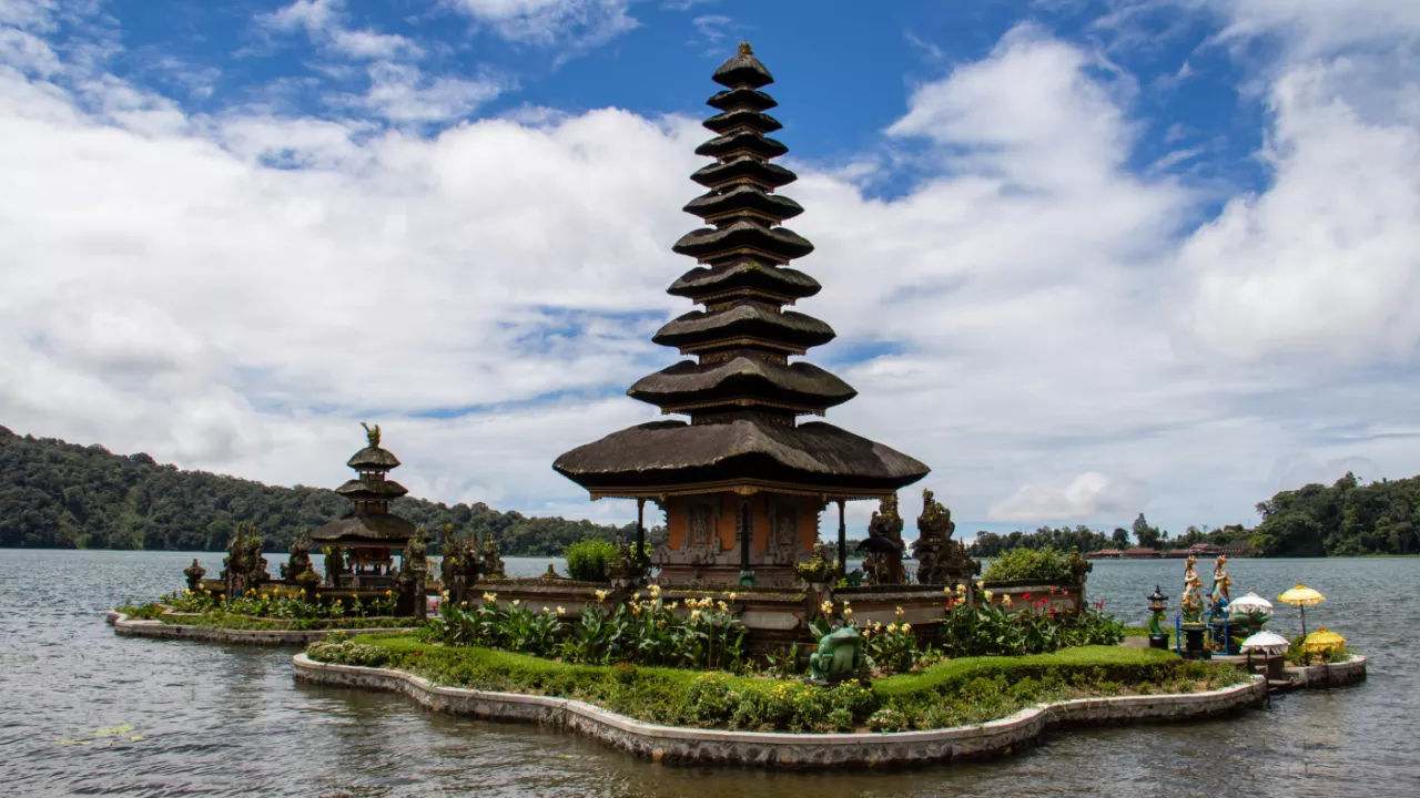 ulun-danu-beratan-temple