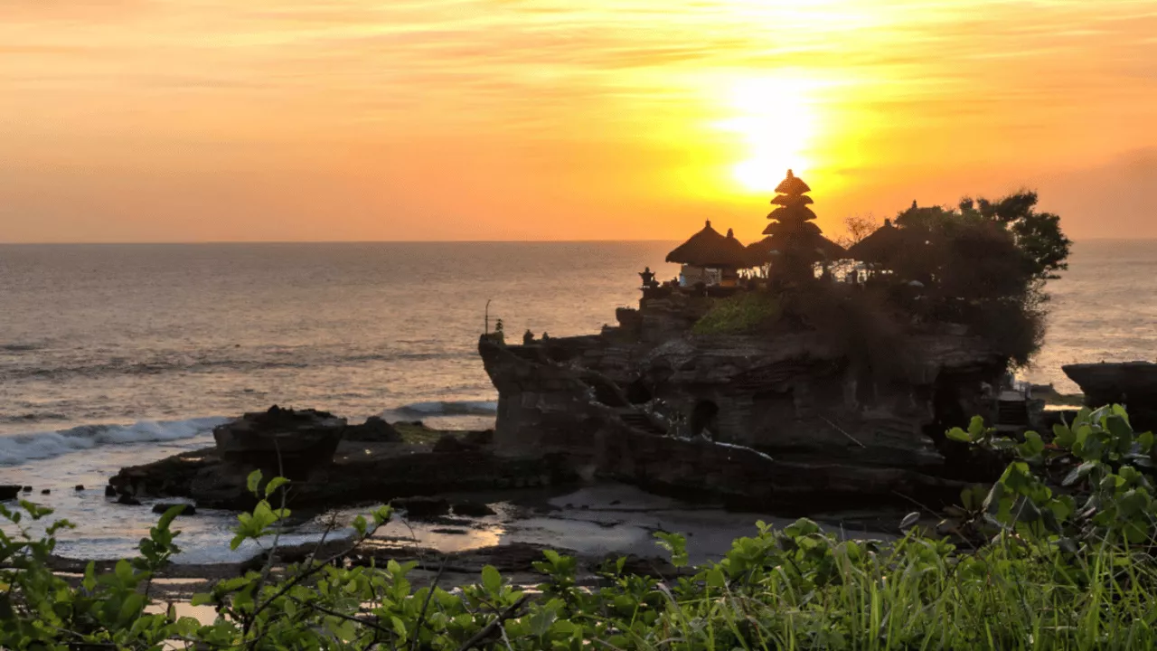 Tanah Lot Operation Hours