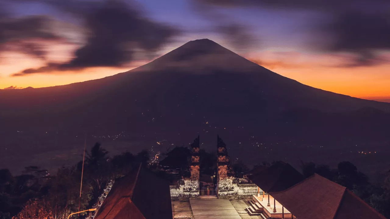 best-time-to-visit-pura-lempuyang