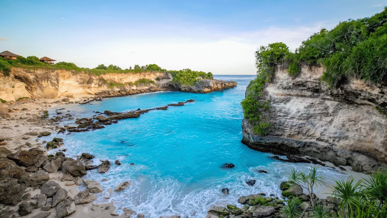 discover-the-natural-beauty-of-nusa-ceningan