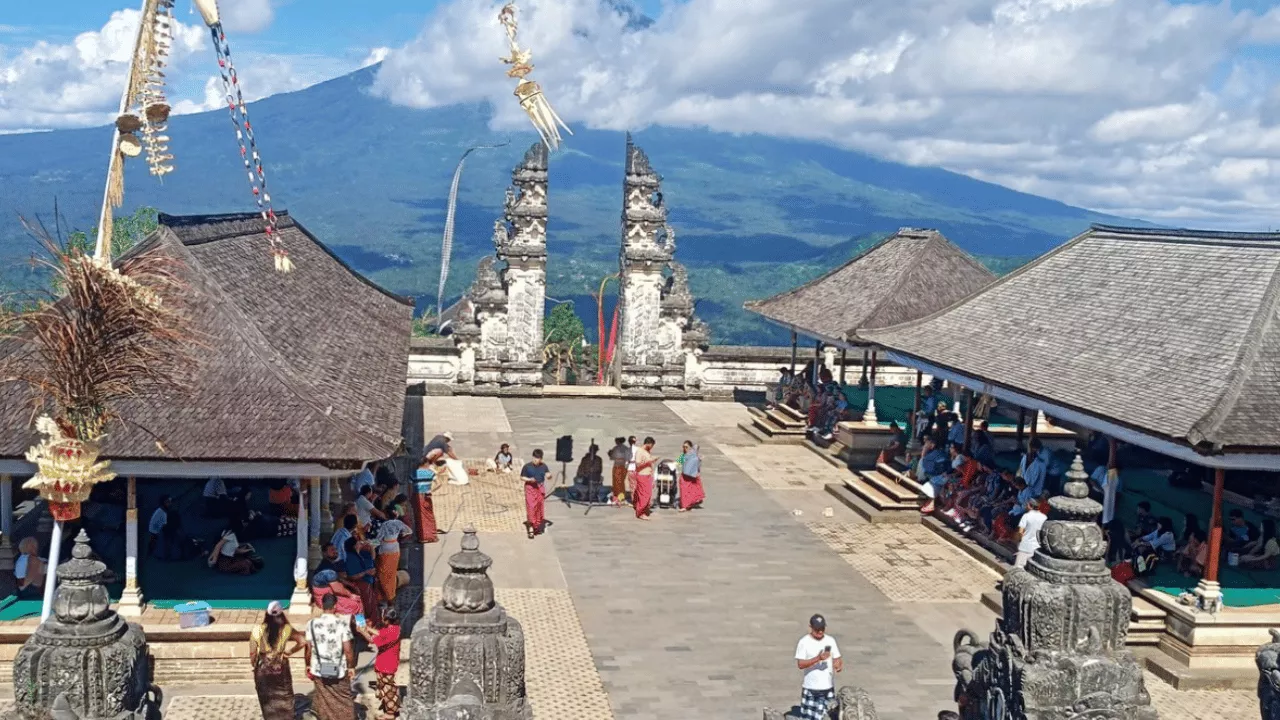 spiritual-significance-of-pura-lempuyang