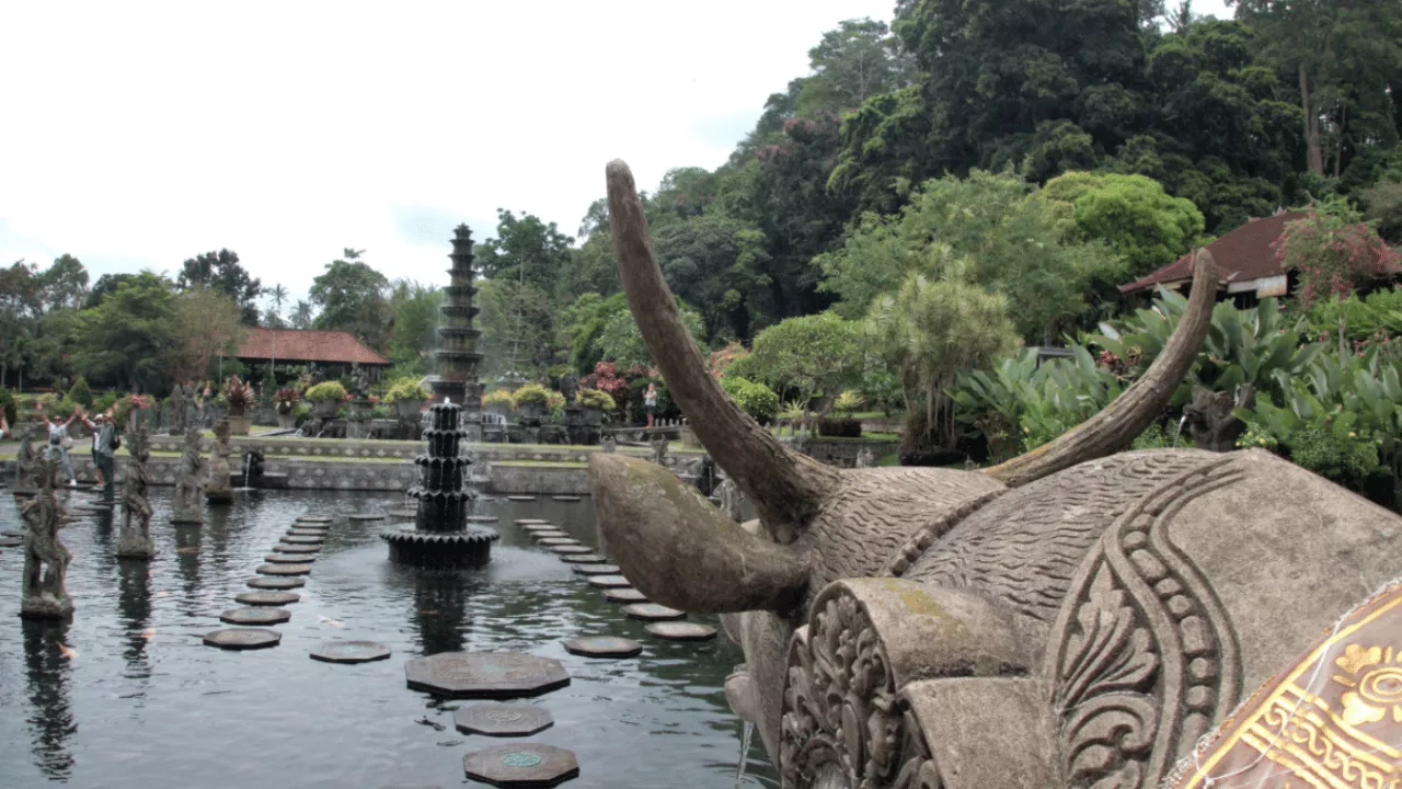 the-history-and-cultural-significance-of-tirta-gangga