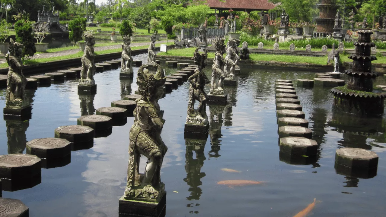 things-to-do-at-tirta-gangga